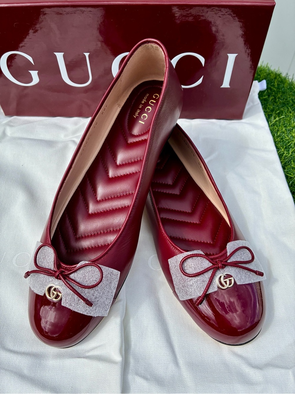 GUCCI BALLERINA FLATS BURGUNDY LEATHER CAP TOE GG LOGO BOW SZ 40 NEW
